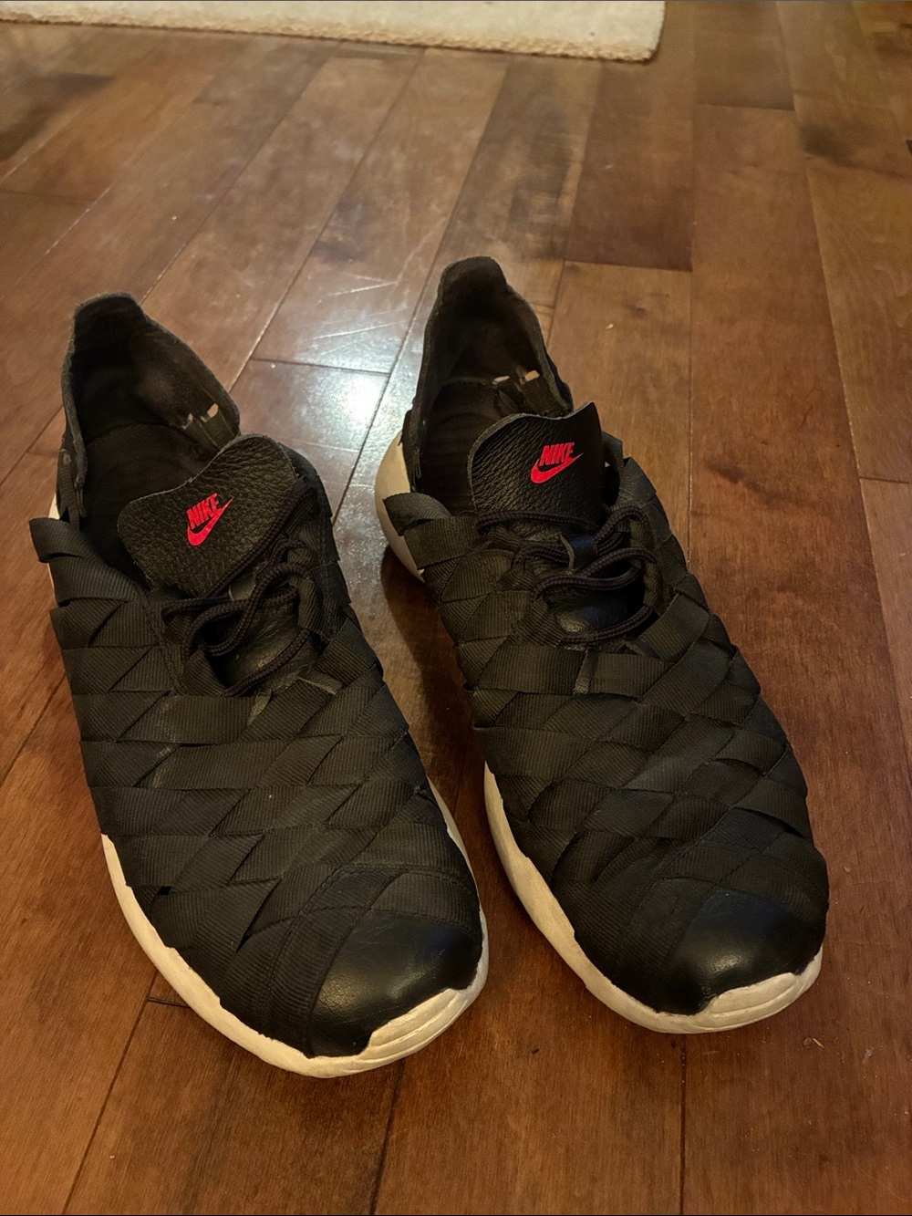 Nike roshe Men’s Black Woven Sneakers with Red Logo